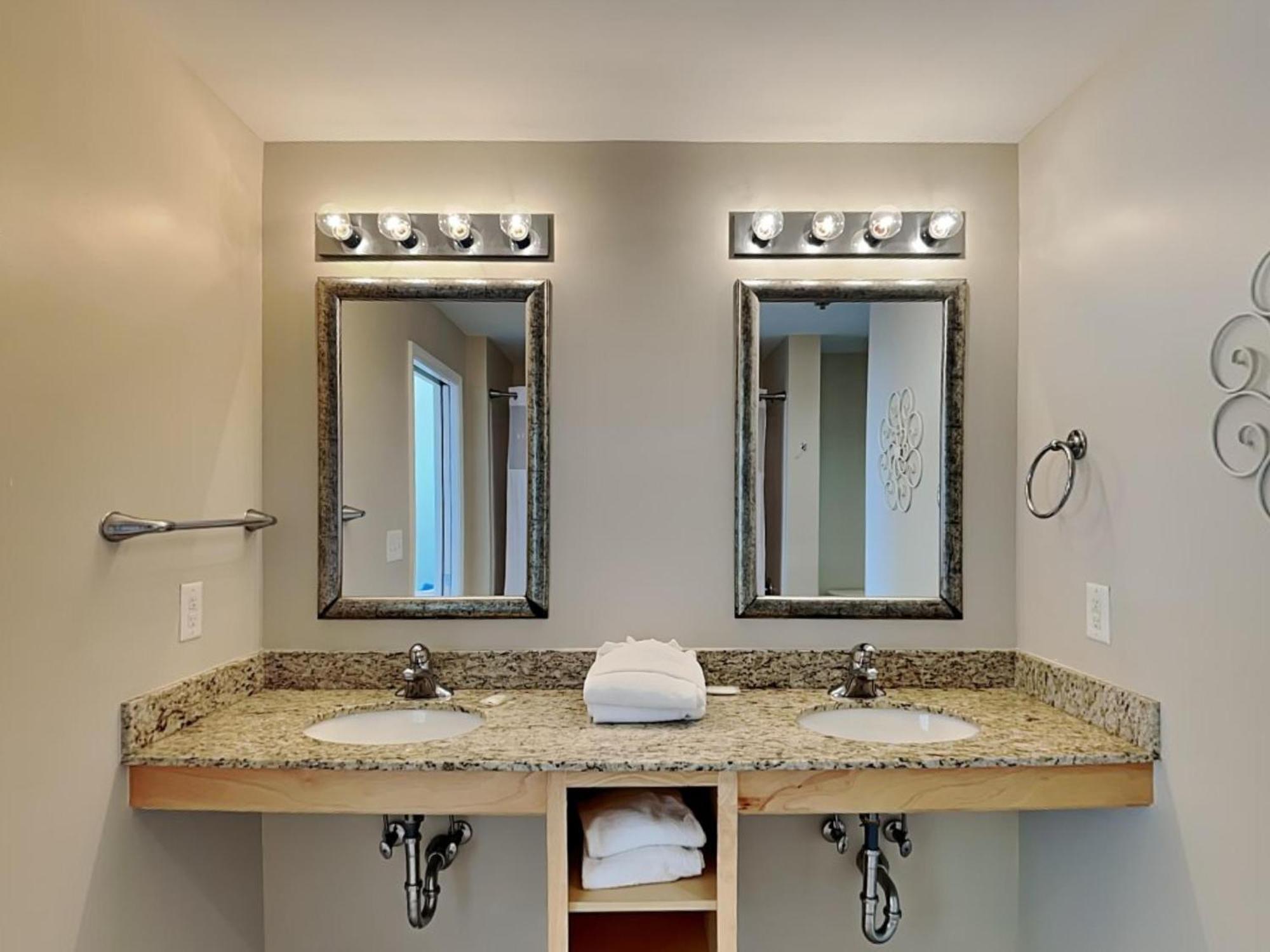 Splash1606e Apartment